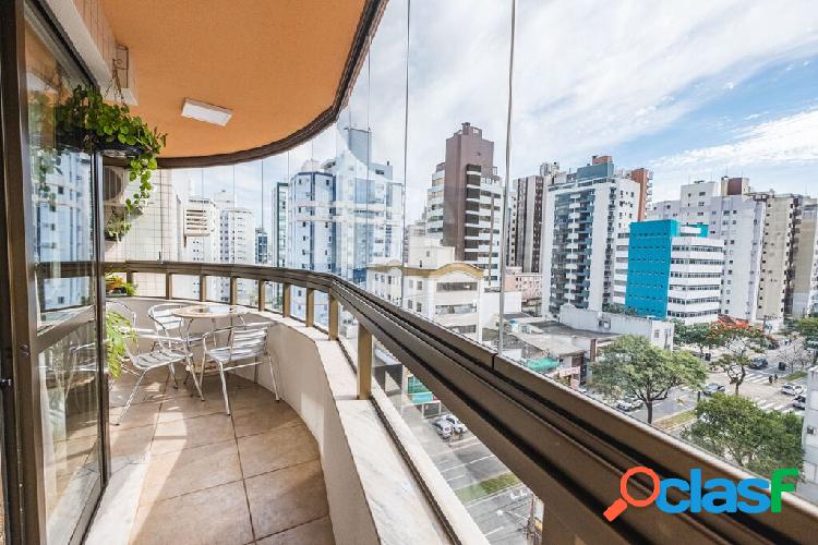 Apartamento com 3 quartos, 109,82m², à venda em