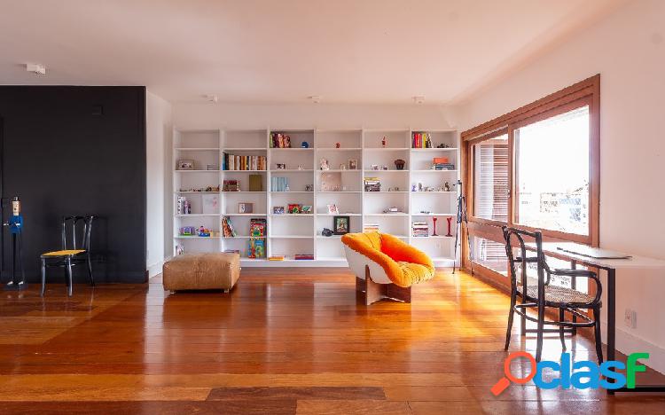 Apartamento com 3 quartos, 232m², à venda em Porto Alegre,