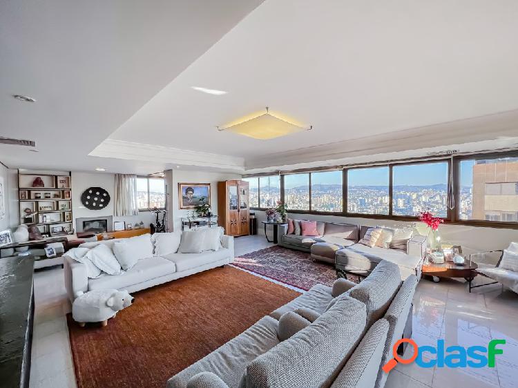 Apartamento com 3 quartos, 243m², à venda em Porto Alegre,
