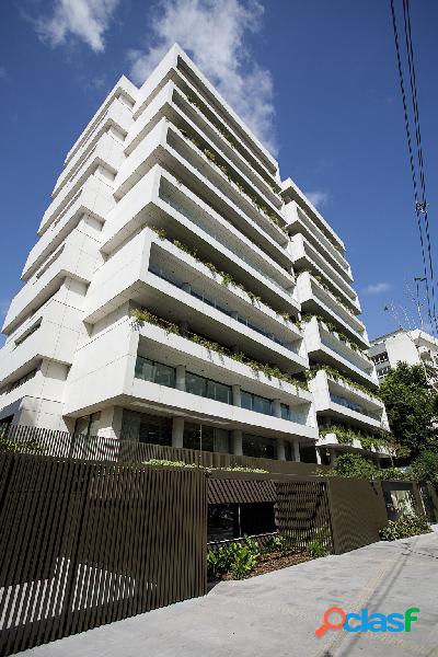 Apartamento com 3 quartos, 387,96m², à venda em Porto