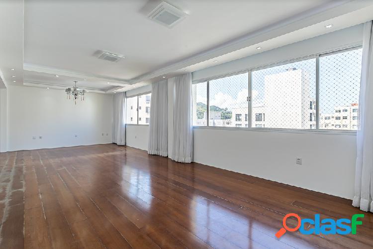 Apartamento com 4 quartos, 218,54m², à venda em