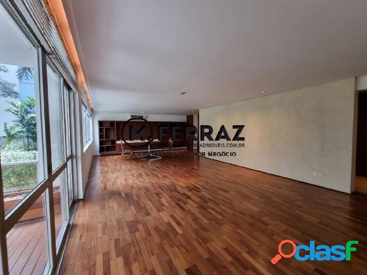 Apartamento de 272m² com 3 dormitórios e 2 vagas à venda.