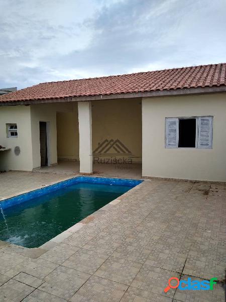 CASA COM PISCINA NO BELAS ARTES EM ITANHAÉM/SP