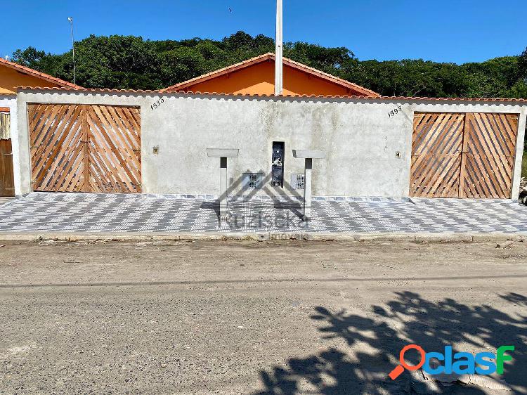 CASA NOVA PADRAO GEMINADA COM PISCINA A VENDA EM ITANHAÉM.