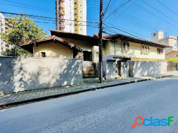 Casa com 4 quartos, 460m², à venda em Blumenau, Ponta