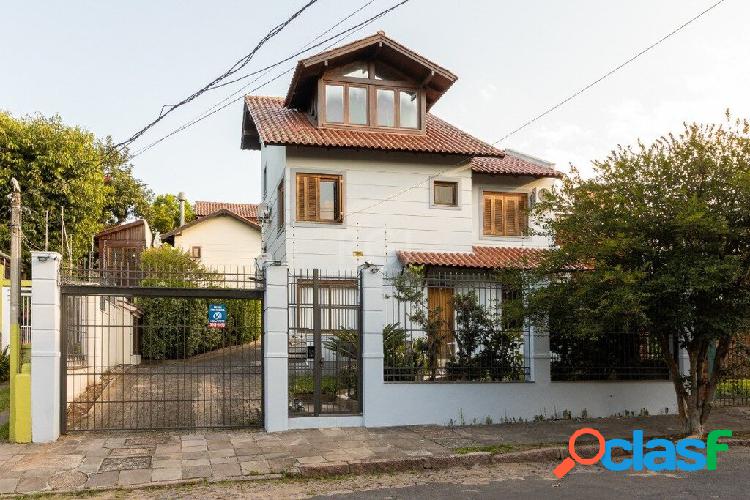 Casa de condomínio com 3 quartos, 217,92m², à venda em