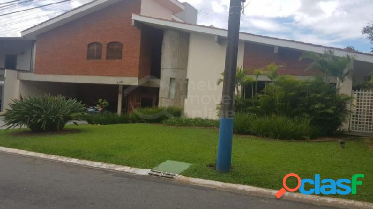 Casa de condomínio com 4 quartos, 470m², à venda em