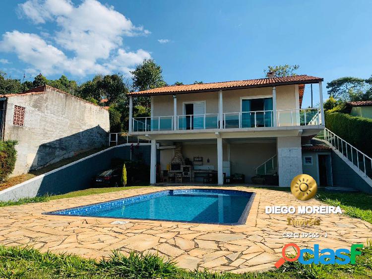 Chácara com 3 suítes e linda vista para Pedra Vermelha