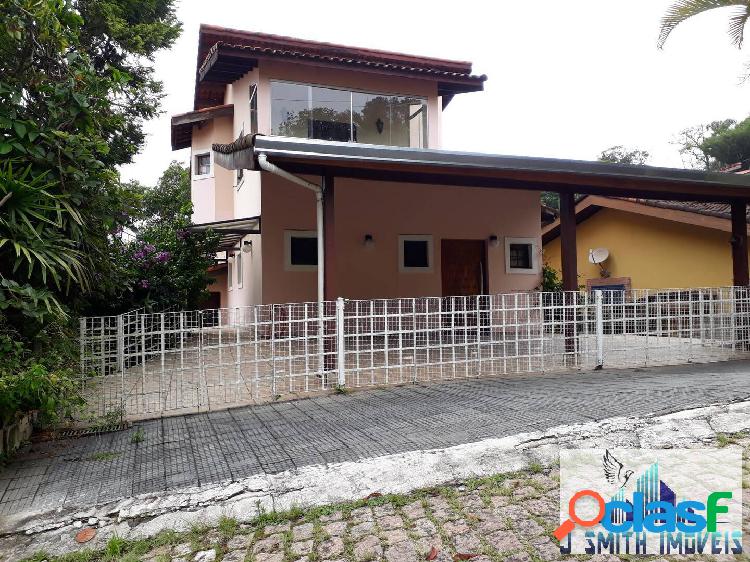 EXCELENTE CASA EM CONDOMÍNIO NA GRANJA VIANA, AO LADO DO