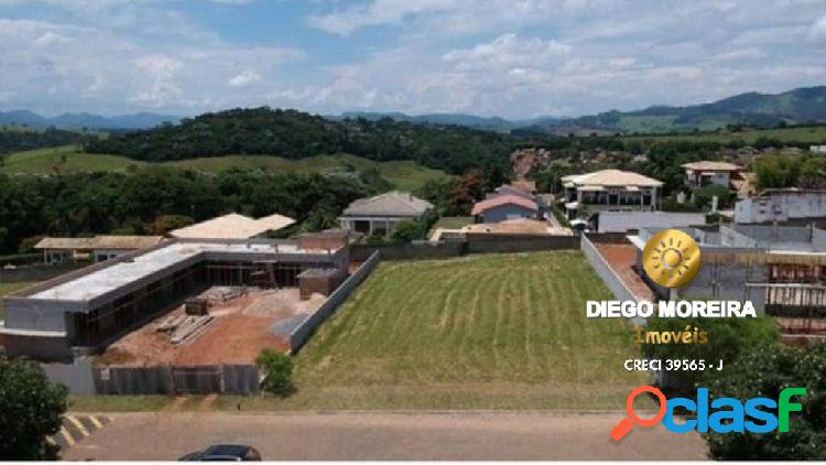 Terreno à venda em condomínio fechado em Piracaia