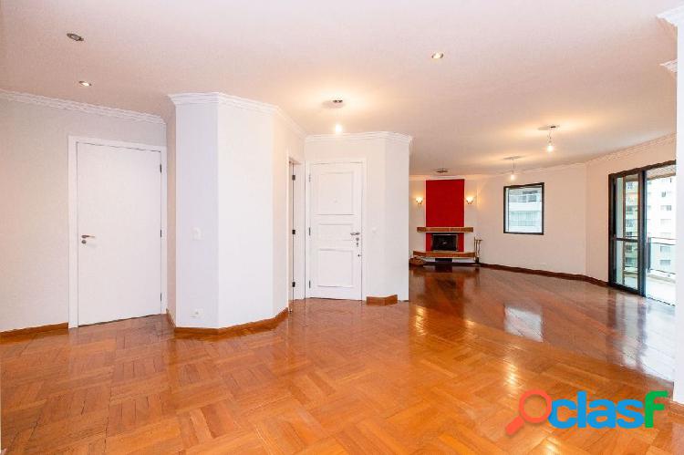 Apartamento com 3 quartos, 205m², à venda em São Paulo,