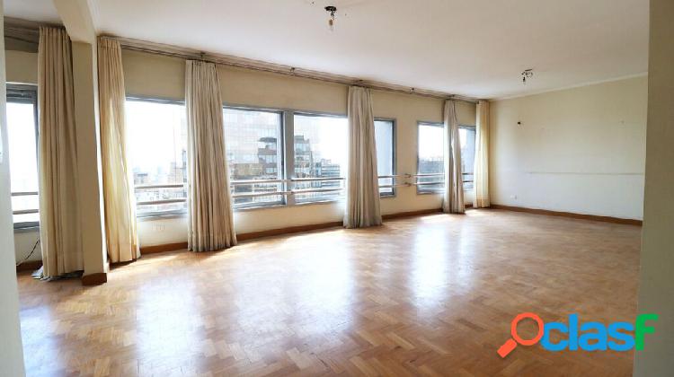 Apartamento com 4 quartos, 203m², à venda