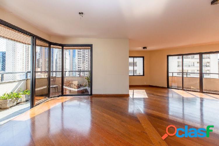 Apartamento com 4 quartos, 204m², à venda em São Paulo,