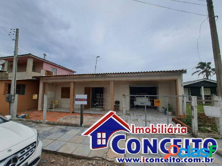C881 - Residência com 3 dormitórios localizada no
