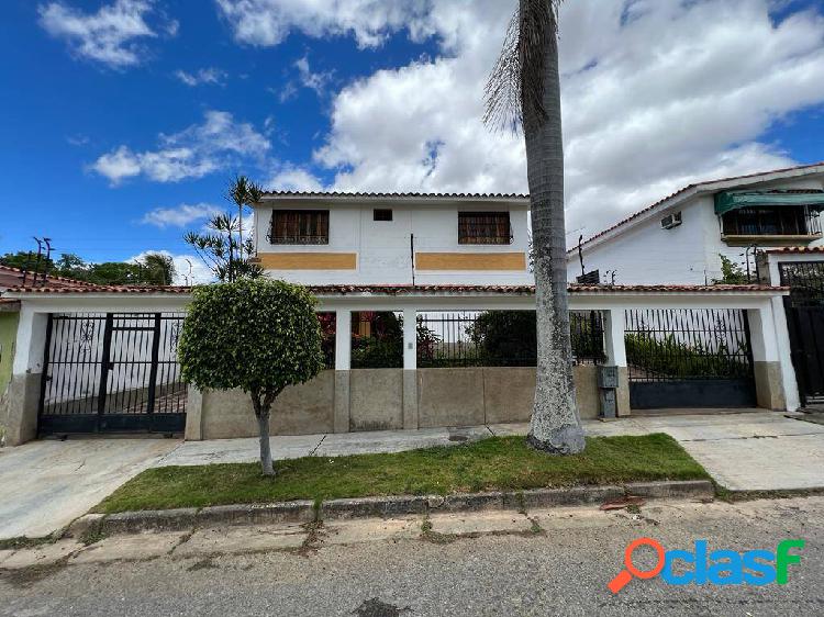 CASA EN VENTA URBANIZACION TRIGAL CENTRO, CALLE ABIERTA