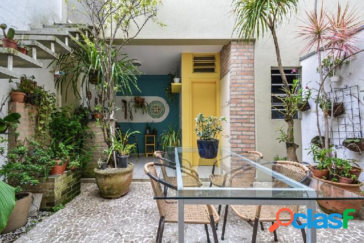 Casa com 3 quartos, 140m², à venda