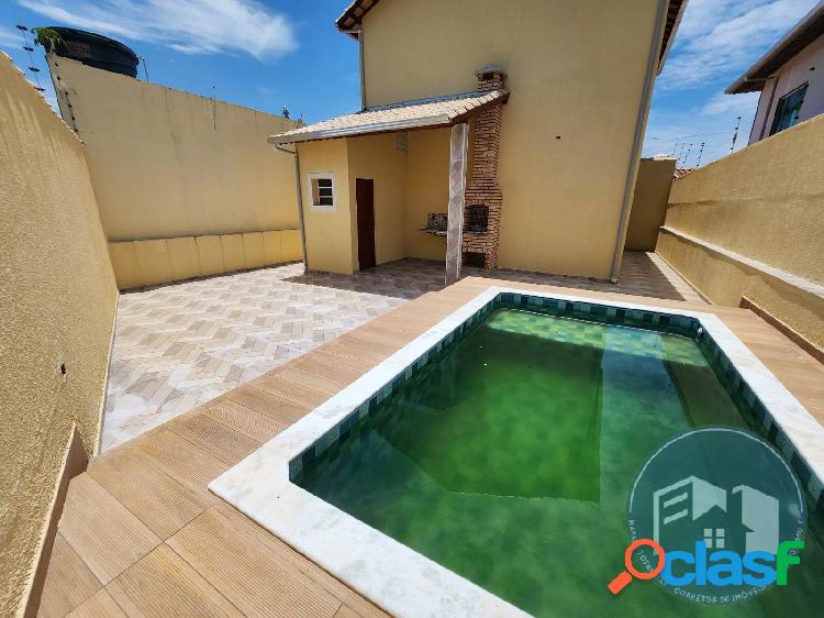 Casa com piscina e churrasqueira, 200 metros da praia!