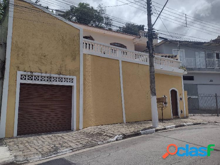 Casa com piscina em Franco da Rocha