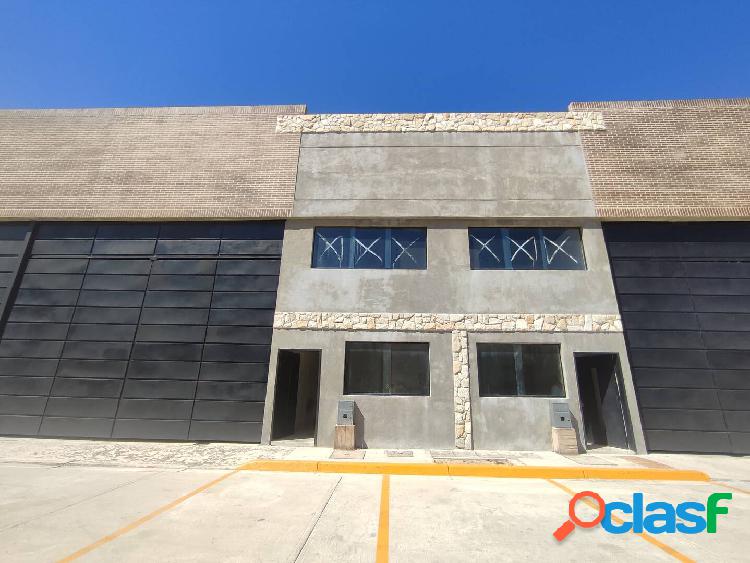 En Venta Galpón de 442.95mts2 en formato obra gris Av Las