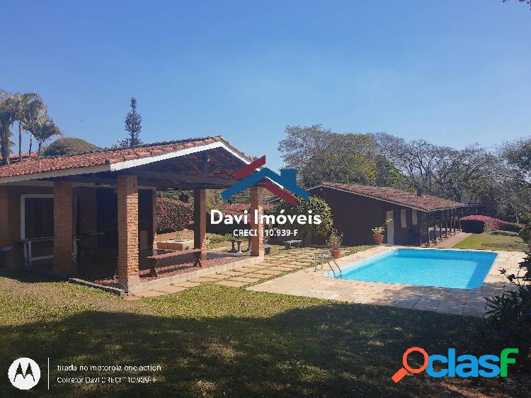 Linda chácara no Cond. Horto Ivan com 3.920m² R$930.000,00