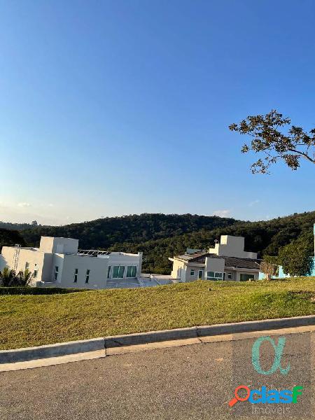 Terreno Declive Com Vista Para Mata