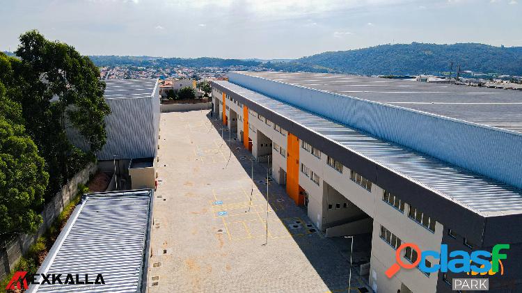 Vende / Aluga Galpões com metragem inicial de 993 m²