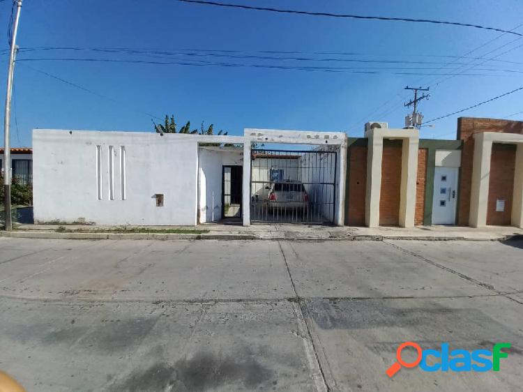 Vendo Casa En Conjunto Privado Con Pozo en San Joaquín