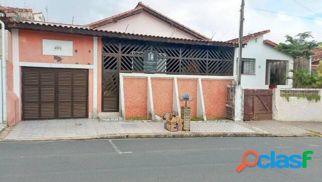 CASA NO CENTRO EM LOCAL VALORIZADO PARA COMERCIO
