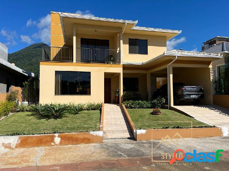 Casa com 4 dormitórios a venda,228,60 m² por R$ 890.000,00