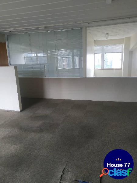 Conjunto Comercial com 233 metros internos para alugar na