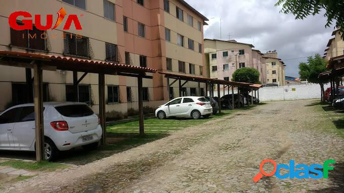 Apartamento com 02 quartos para locação