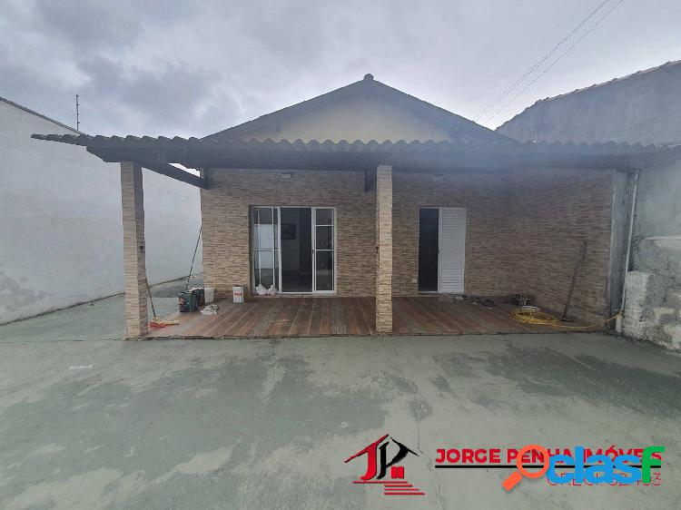 CASA COM PISCINA PARA LOCAÇÃO