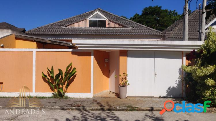 Casa 3 suítes com piscina, área gourmet e garagem em