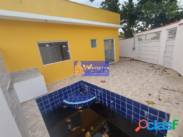 Casa 3 dorm. com piscina R$ 340.000,00 em Mongaguá na