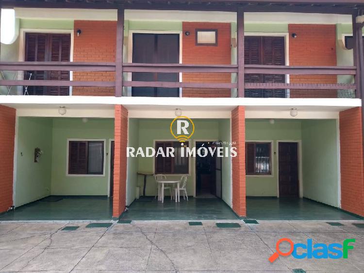 Casa em condomínio no Peró à venda