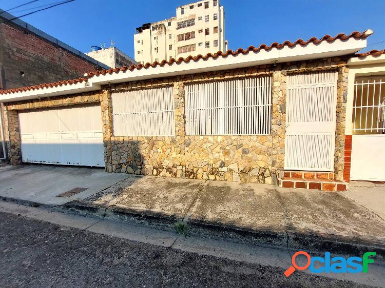 Amplía y cómoda casa en El Casco Central de Naguanagua