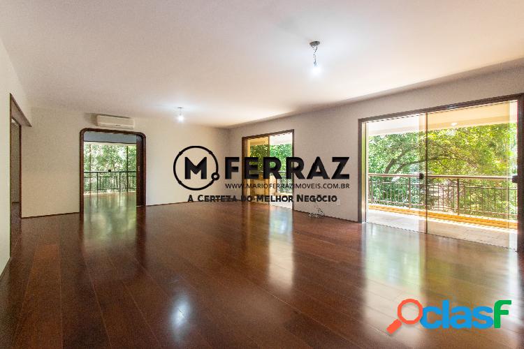 Apartamento de 438m², 4 suítes, muito espaço e conforto.