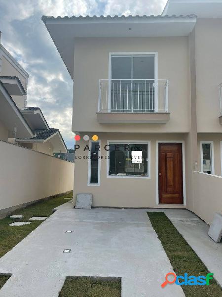 Sobrado à Venda com 02 dormitórios, no loteamento Schutz,