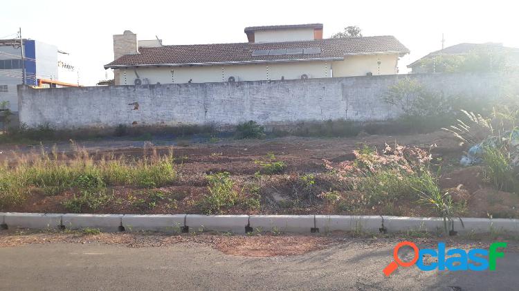 Terreno sobre esquina a venda no Morada dos Nobres