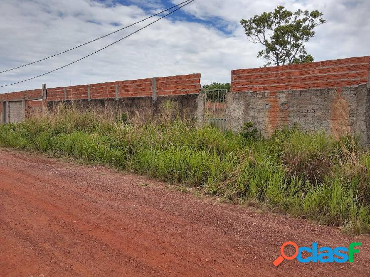 Vende-se dois lotes para residência ou comercio no Jockey