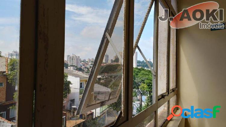 Andar inteiro para aluguel tem 210 m³ em Baeta Neves