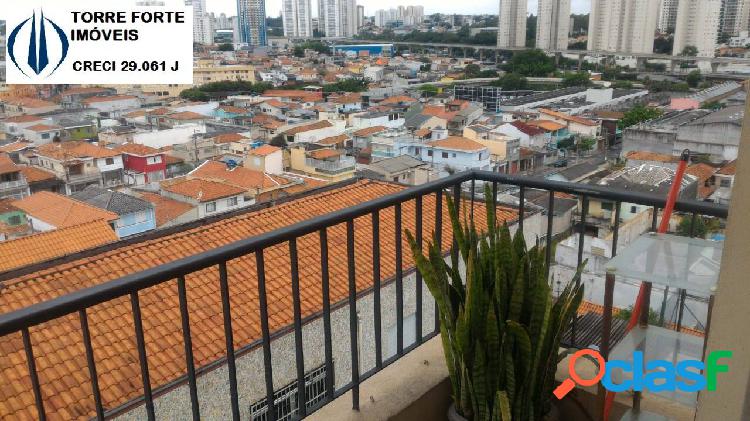 Apartamento com 2 dormitórios e 1 vaga coberta na Vila