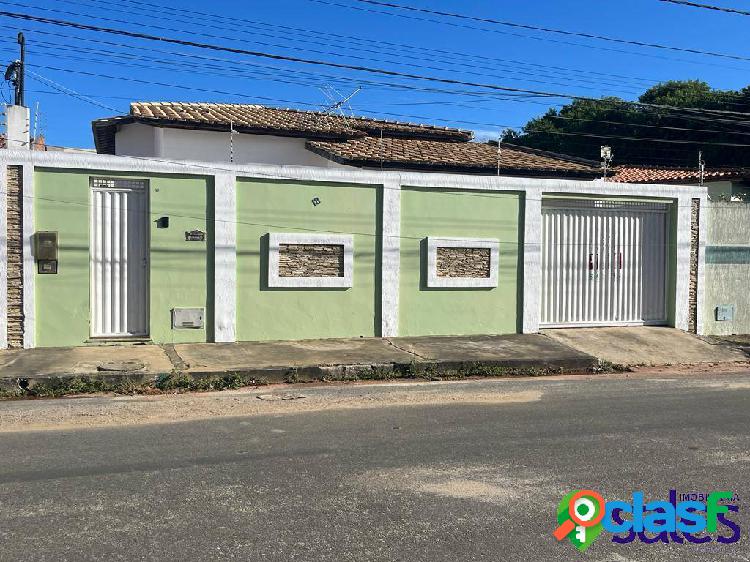 Casa Térrea Bem Ampla no Bairro Recreio