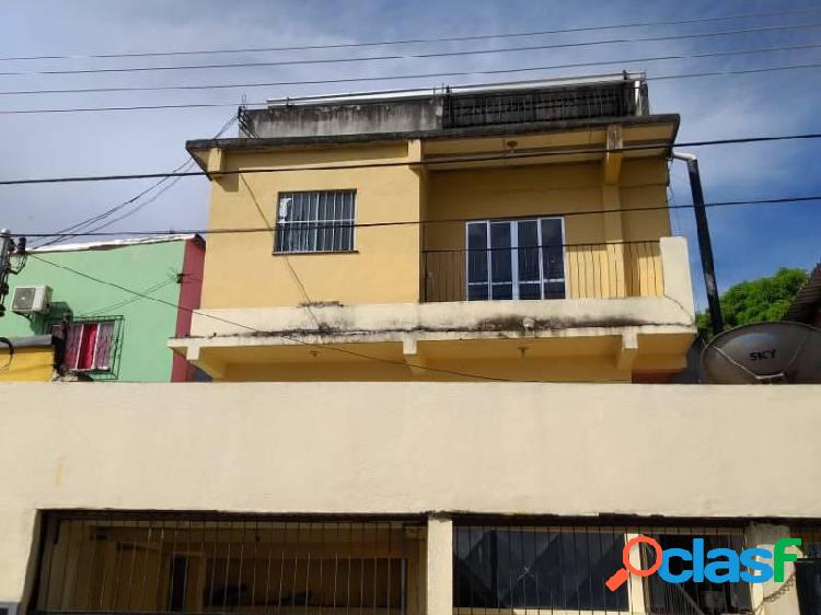 Casa com 2 dormitórios à venda, 100 m² por RS 350.000 -