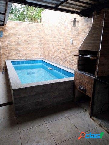 Casa com 2 dormitórios à venda, 265 m² por RS 700.000 -