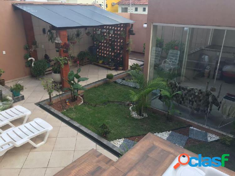 Casa com 3 dormitórios à venda, 250 m² por RS 700.000,00