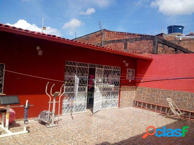 Casa com 3 dormitórios à venda, 300 m² por RS 420.000,00