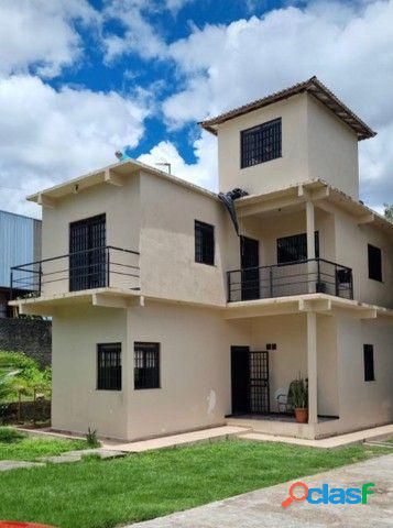 Casa com 4 dormitórios para alugar, 280 m² por RS