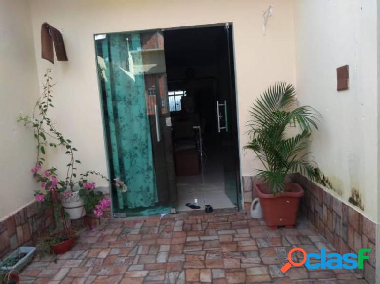 Casa com 6 dormitórios à venda, 100 m² por RS 300.000,00