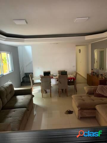 Casa em vila com 4 dormitórios, sendo 2 com suites -